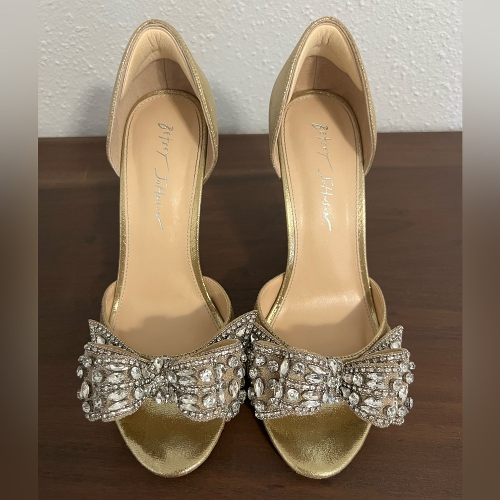 Betsey Johnson Women's Landn Pump Size 9.5